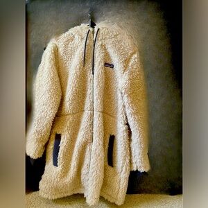 XL. Patagonia Women's Dusty Mesa Fleece Parka.